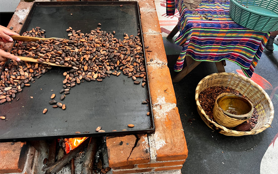 Tours Lago Atitlan Cacao Tostado de cacao, tours en el lago Atitlan