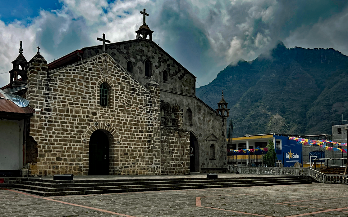 Tours Lago Atitlan Iglesia San Juan La Laguna San Juan La Laguna, fachada antigua y nueva